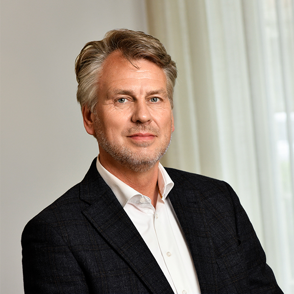 mr. A.J. (Aart) Kolhoff